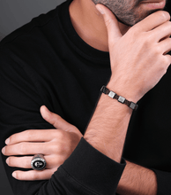 Lade das Bild in den Galerie-Viewer, PEAGB0001207_04